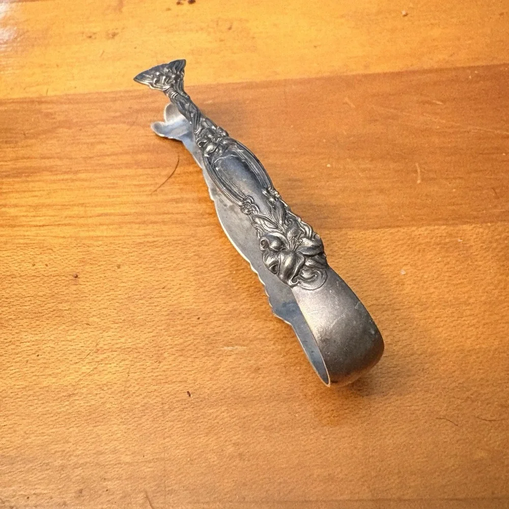 International Silver Frontenac Bon Bon Tongs Sterling Silver 1903 Art Nouveau